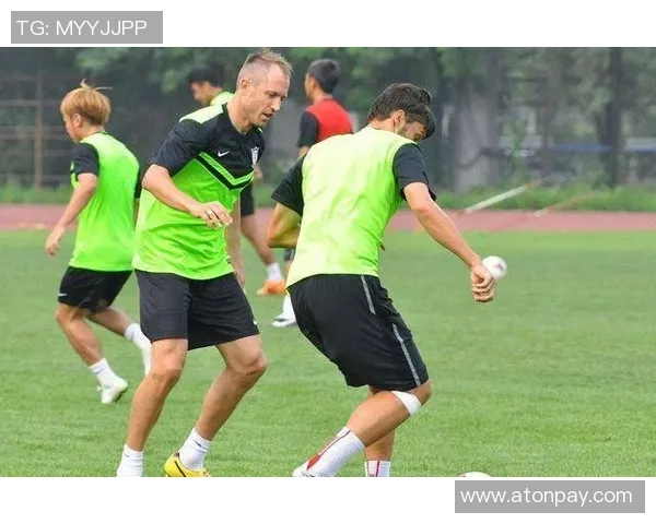 枥木SC与山口雷诺法的精彩对决分析与战术解析