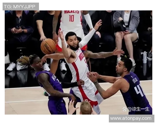 火箭队在对阵步行者的比赛中展现强大实力取得大胜，球迷欢呼不断